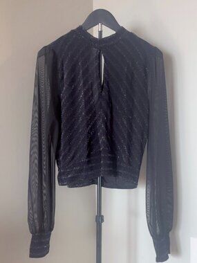 Black and Chic Blouse!